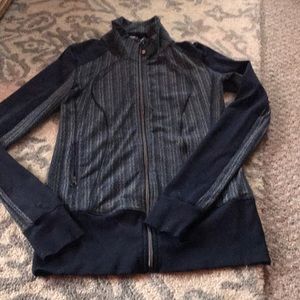 Cute lululemon zip up with thumb holes